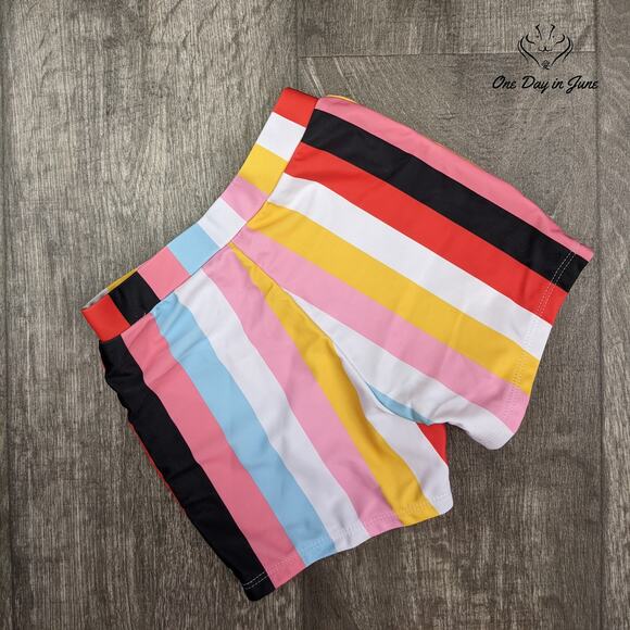 Iffei Swimwear Shorts Size 3 - Picture 2 of 2